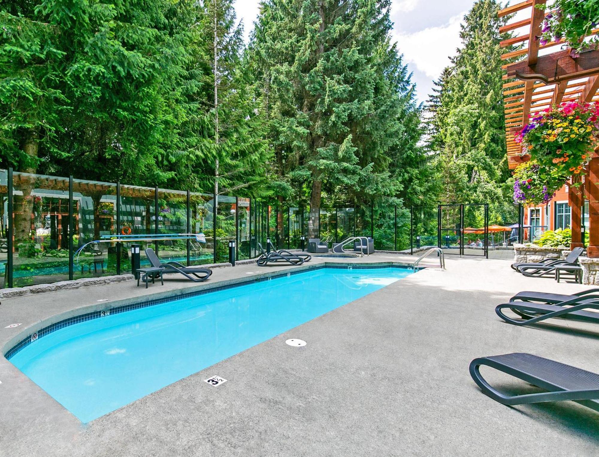 Alpenglow Lodge Family & Work Retreat By Mva 惠斯勒 外观 照片